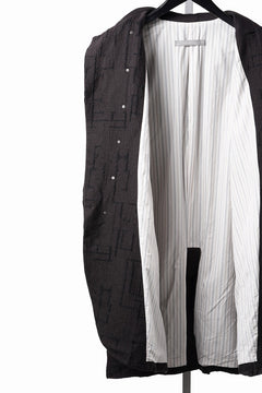 画像をギャラリービューアに読み込む, YUTA MATSUOKA long cook jacket coat / site plan jacquard (dark brown)