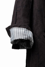 画像をギャラリービューアに読み込む, YUTA MATSUOKA long cook jacket coat / site plan jacquard (dark brown)