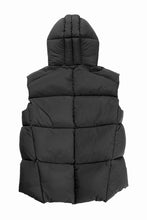 Load image into Gallery viewer, thom/krom BIG HOODIE OVERSIZED VEST / WARM PUFFER (BLACK)