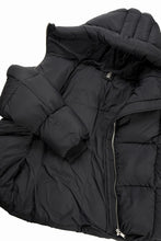 Load image into Gallery viewer, thom/krom BIG HOODIE OVERSIZED JACKET / WARM PUFFER (BLACK)