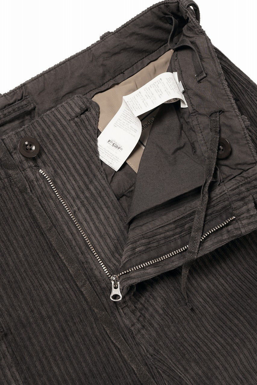 Load image into Gallery viewer, Ten c PANTALONE CARGO / GARMENT DYED CORDUROY STRETCH (CAFE TURCO)