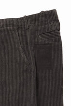 Load image into Gallery viewer, Ten c PANTALONE CARGO / GARMENT DYED CORDUROY STRETCH (CAFE TURCO)