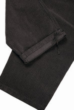 Load image into Gallery viewer, Ten c PANTALONE CARGO / GARMENT DYED CORDUROY STRETCH (CAFE TURCO)