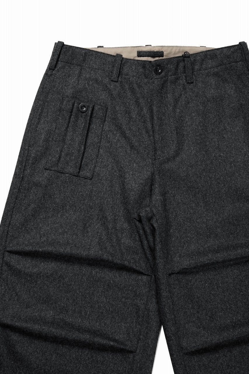 Load image into Gallery viewer, Ten c PANTALONE CARGO - TASCONATO / MILITARY WOOL FLANNEL (VEDVA NERA)