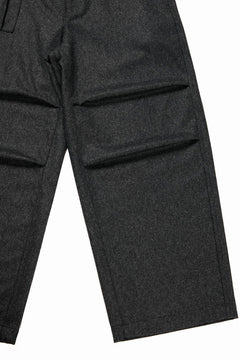 Load image into Gallery viewer, Ten c PANTALONE CARGO - TASCONATO / MILITARY WOOL FLANNEL (VEDVA NERA)