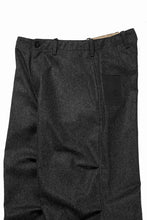 Load image into Gallery viewer, Ten c PANTALONE CARGO - TASCONATO / MILITARY WOOL FLANNEL (VEDVA NERA)