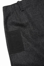 Load image into Gallery viewer, Ten c PANTALONE CARGO - TASCONATO / MILITARY WOOL FLANNEL (VEDVA NERA)