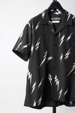 Load image into Gallery viewer, Y's for men x MASSES TE PATTERN DISCHARGE PRINT H/S SHIRT (BLACK)