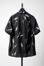 Load image into Gallery viewer, Y's for men x MASSES TE PATTERN DISCHARGE PRINT H/S SHIRT (BLACK)