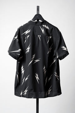 Load image into Gallery viewer, Y's for men x MASSES TE PATTERN DISCHARGE PRINT H/S SHIRT (BLACK)