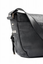 画像をギャラリービューアに読み込む, ierib Messenger Bag with Industrial Buckles / Horse Nubuck Leather (BLACK)