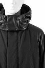 画像をギャラリービューアに読み込む, beauty : beast CONTRAST SLEEVE PADDED BLOUSON (BLACK)