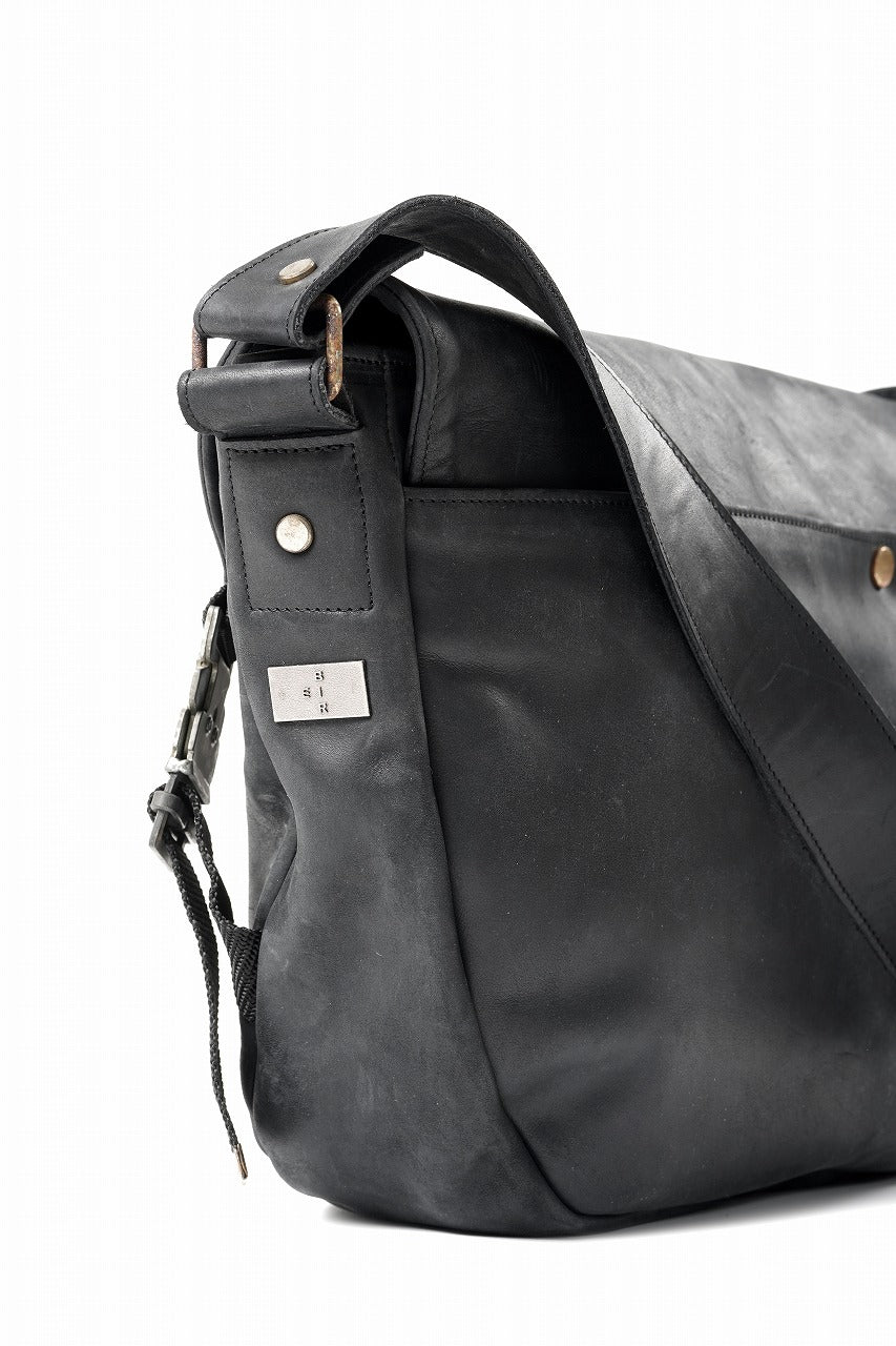 画像をギャラリービューアに読み込む, ierib Messenger Bag with Industrial Buckles / Horse Nubuck Leather (BLACK)