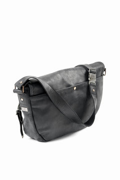 画像をギャラリービューアに読み込む, ierib Messenger Bag with Industrial Buckles / Horse Nubuck Leather (BLACK)