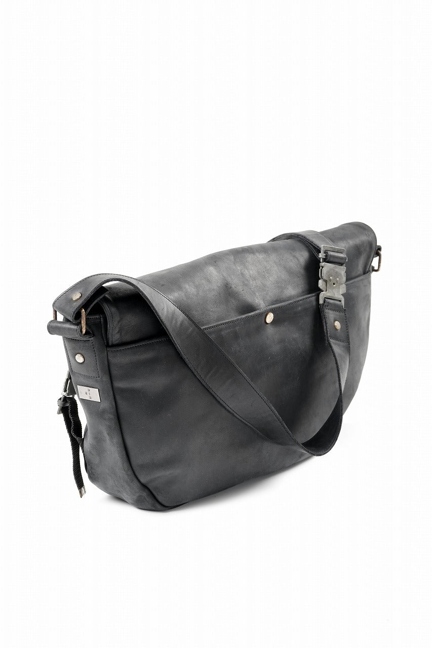 画像をギャラリービューアに読み込む, ierib Messenger Bag with Industrial Buckles / Horse Nubuck Leather (BLACK)