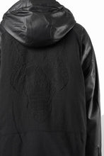 画像をギャラリービューアに読み込む, beauty : beast CONTRAST SLEEVE PADDED BLOUSON (BLACK)