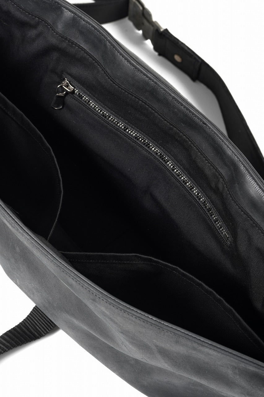 画像をギャラリービューアに読み込む, ierib Messenger Bag with Industrial Buckles / Horse Nubuck Leather (BLACK)
