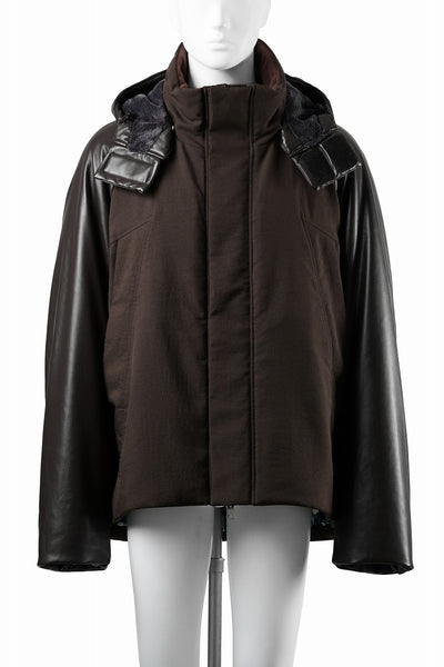 beauty : beast CONTRAST SLEEVE PADDED BLOUSON (BROWN)