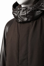 画像をギャラリービューアに読み込む, beauty : beast CONTRAST SLEEVE PADDED BLOUSON (BROWN)