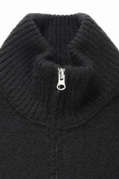Load image into Gallery viewer, Ten c MAGLIERIA MAGLIA APERTA / BRUSHED STRETCH WOOL (NERO)