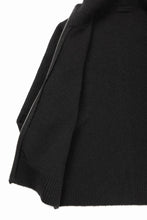 Load image into Gallery viewer, Ten c MAGLIERIA MAGLIA APERTA / BRUSHED STRETCH WOOL (NERO)