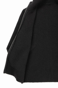 Load image into Gallery viewer, Ten c MAGLIERIA MAGLIA APERTA / BRUSHED STRETCH WOOL (NERO)