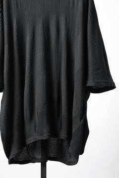 画像をギャラリービューアに読み込む, A.F ARTEFACT DEFORMED STRIPE PATTERN DOLMAN TEE (BLACK)