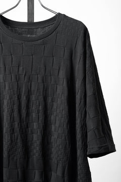 画像をギャラリービューアに読み込む, A.F ARTEFACT GRADIENT PLAID PATTERN DOLMAN TEE (BLACK)