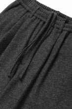 画像をギャラリービューアに読み込む, F/CE. OVERSIZED EASY PANTS / FLEX DART JERSEY (CHARCOAL)