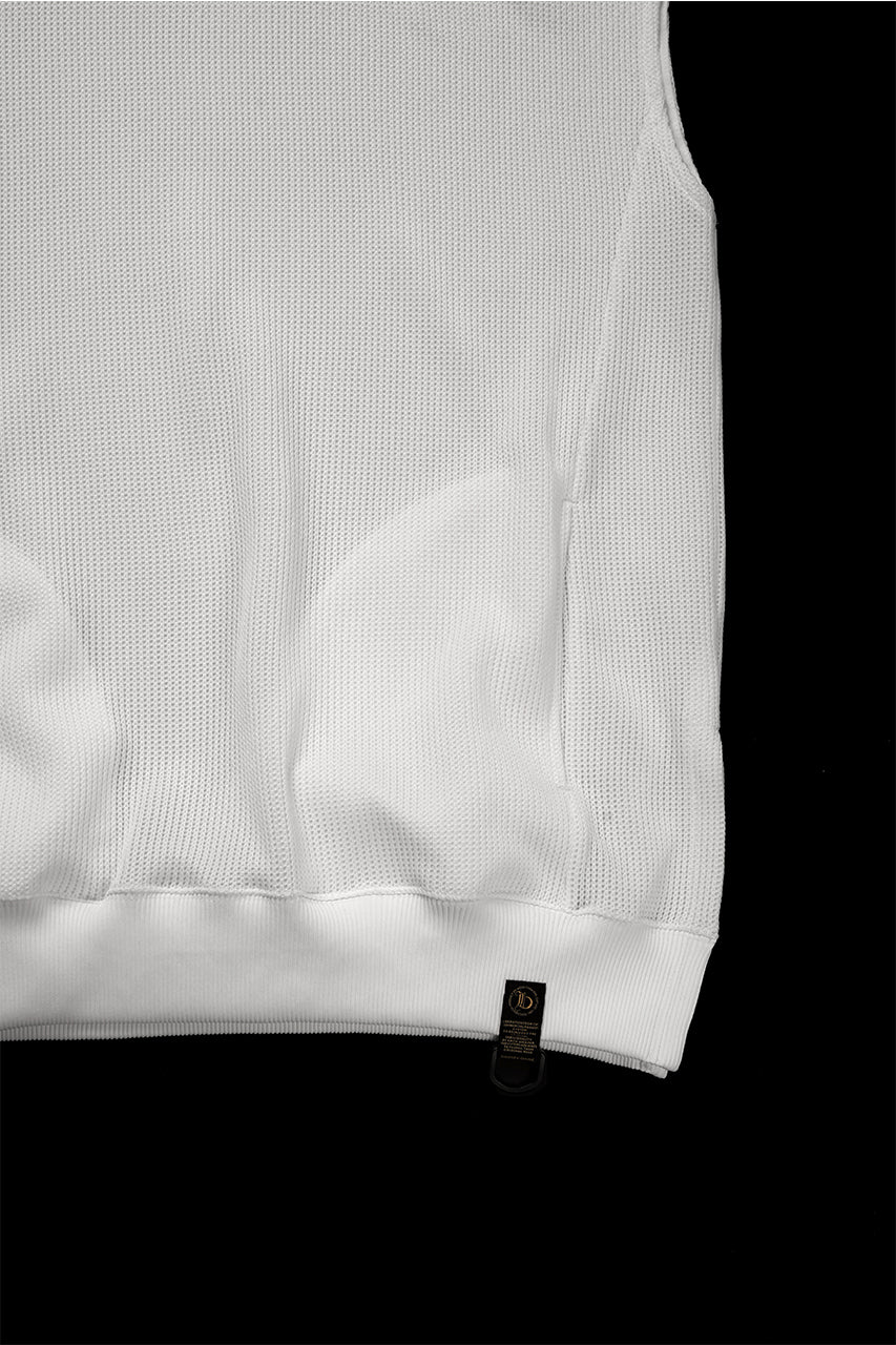 beauty : beast HIGH-NECK SLEEVELESS PULLOVER (WHITE)