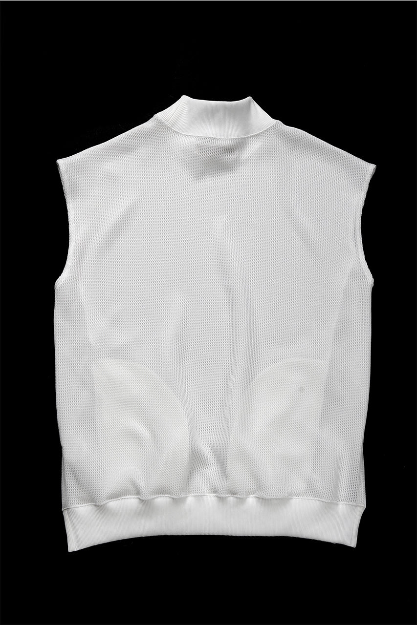 beauty : beast HIGH-NECK SLEEVELESS PULLOVER (WHITE)