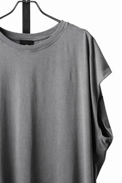Load image into Gallery viewer, thom/krom FRENCH SLEEVE T-SHIRT / OVERSIZED FIT (DARK USED GREY)