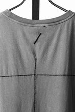 Load image into Gallery viewer, thom/krom FRENCH SLEEVE T-SHIRT / OVERSIZED FIT (DARK USED GREY)