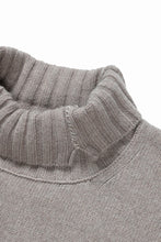 Load image into Gallery viewer, ISABEL BENENATO Cashmere Turtle Neck Sweater (PUMICE)
