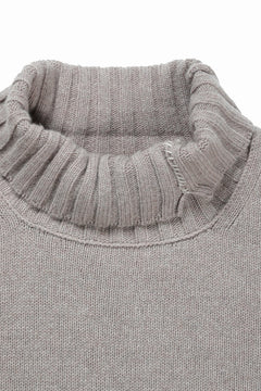 Load image into Gallery viewer, ISABEL BENENATO Cashmere Turtle Neck Sweater (PUMICE)