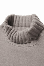 Load image into Gallery viewer, ISABEL BENENATO Cashmere Turtle Neck Sweater (PUMICE)