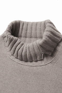 Load image into Gallery viewer, ISABEL BENENATO Cashmere Turtle Neck Sweater (PUMICE)