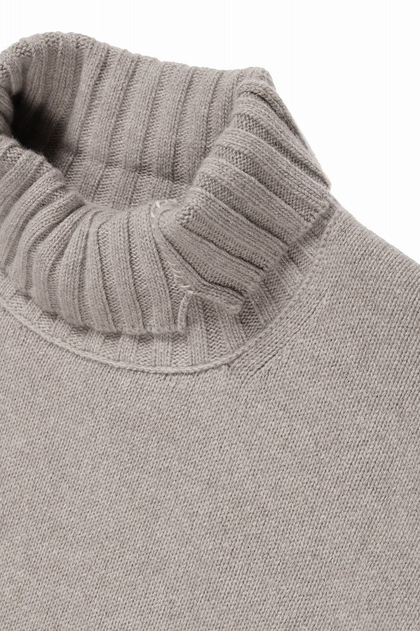 Load image into Gallery viewer, ISABEL BENENATO Cashmere Turtle Neck Sweater (PUMICE)