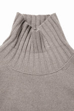Load image into Gallery viewer, ISABEL BENENATO Cashmere Turtle Neck Sweater (PUMICE)