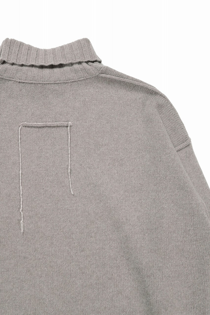 Load image into Gallery viewer, ISABEL BENENATO Cashmere Turtle Neck Sweater (PUMICE)