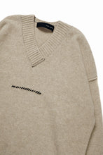 Load image into Gallery viewer, ISABEL BENENATO Yak V-neck Over Sweater with Contrast &amp; Crotch Stitching (NATURAL)