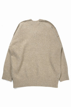 Load image into Gallery viewer, ISABEL BENENATO Yak V-neck Over Sweater with Contrast &amp; Crotch Stitching (NATURAL)