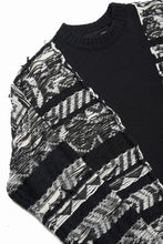 Load image into Gallery viewer, ISABEL BENENATO Reversible Crew-Neck Sweater with Virgin Wool Fancy Jacquard Work (BLACK / WHITE)