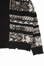 Load image into Gallery viewer, ISABEL BENENATO Reversible Crew-Neck Sweater with Virgin Wool Fancy Jacquard Work (BLACK / WHITE)