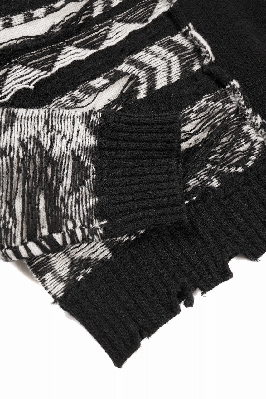 Load image into Gallery viewer, ISABEL BENENATO Reversible Crew-Neck Sweater with Virgin Wool Fancy Jacquard Work (BLACK / WHITE)