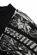 Load image into Gallery viewer, ISABEL BENENATO Reversible Crew-Neck Sweater with Virgin Wool Fancy Jacquard Work (BLACK / WHITE)