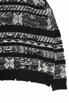 Load image into Gallery viewer, ISABEL BENENATO Reversible Crew-Neck Sweater with Virgin Wool Fancy Jacquard Work (BLACK / WHITE)
