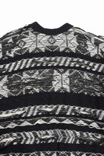 Load image into Gallery viewer, ISABEL BENENATO Reversible Crew-Neck Sweater with Virgin Wool Fancy Jacquard Work (BLACK / WHITE)