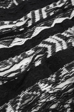 Load image into Gallery viewer, ISABEL BENENATO Reversible Crew-Neck Sweater with Virgin Wool Fancy Jacquard Work (BLACK / WHITE)