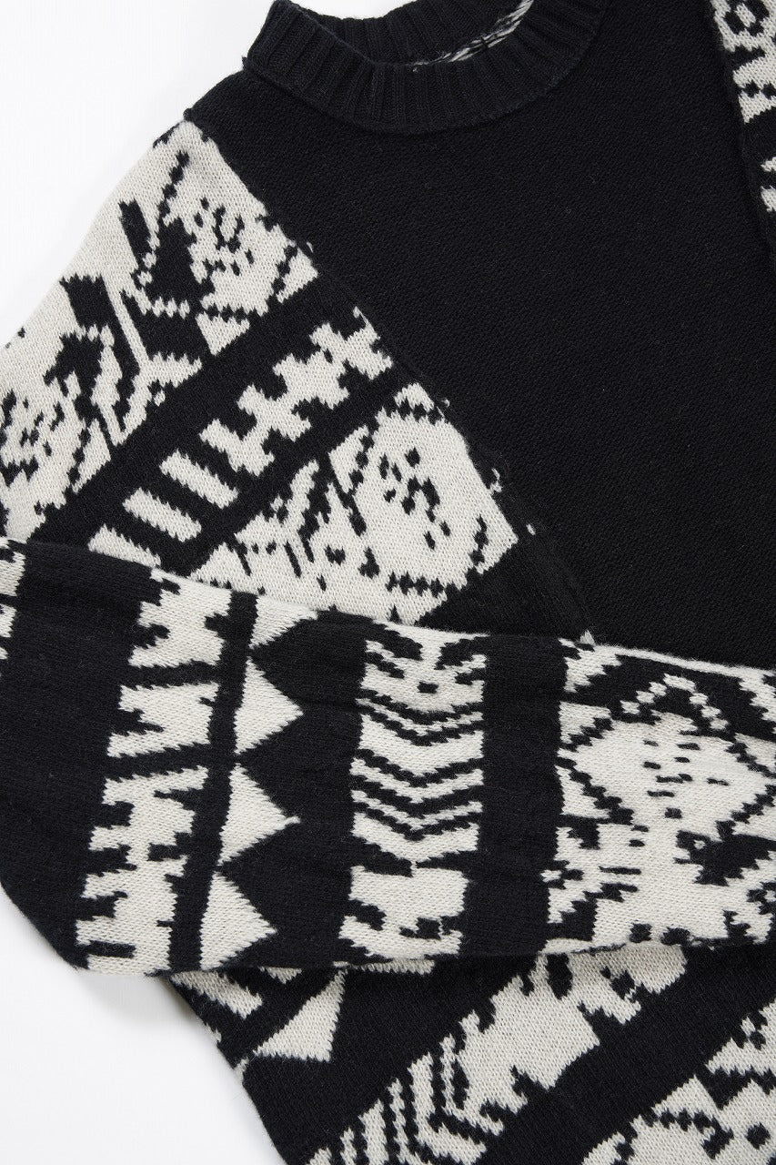 Load image into Gallery viewer, ISABEL BENENATO Reversible Crew-Neck Sweater with Virgin Wool Fancy Jacquard Work (BLACK / WHITE)